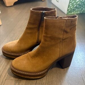 Steve Madden Women's Tan Suede Block Heel Ankle Boots